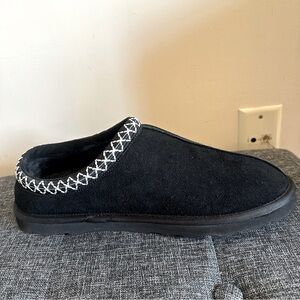 Clarks Genuine Suede and Faux Fur Lined Decorative Collar Slipper Clog Black Men